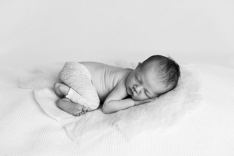 Sunshine Coast Newborn Photograher